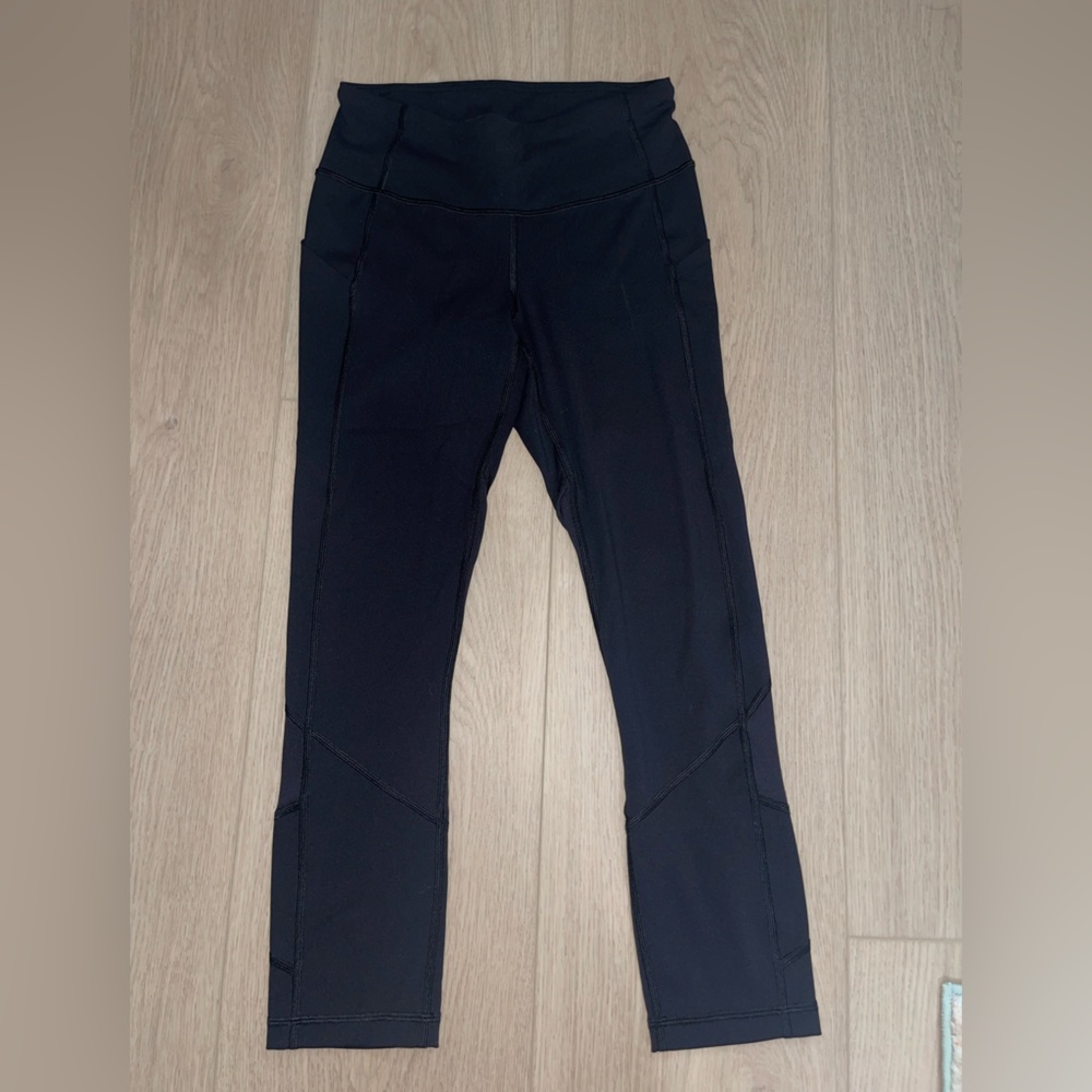 Lululemon Black Leggings, size 2, Cropped with Pockets